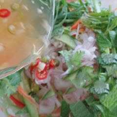 Cách làm gỏi cần tây giòn mát