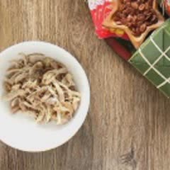 Cách làm Gỏi Gà Hành Tây không hăng với rau răm tại nhà