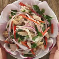 Cách làm Gỏi Gà Hành Tây không hăng với rau răm tại nhà