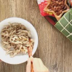 Cách làm Gỏi Gà Hành Tây không hăng với rau răm tại nhà