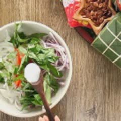 Cách làm Gỏi Gà Hành Tây không hăng với rau răm tại nhà