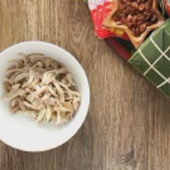 Cách làm Gỏi Gà Hành Tây không hăng với rau răm tại nhà