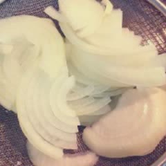 Cách Làm Gỏi Gà Rau Thơm Để Khai Vị Cực Ngon Lành