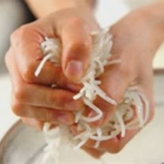 Cách Làm Gỏi Giá Đỗ Trộn Mè Thanh Mát Ngon Miệng