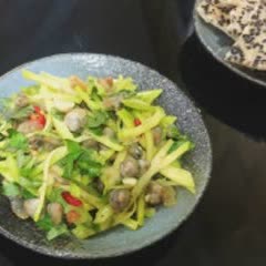 Cách làm gỏi hến trộn cóc