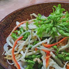 Cách làm gỏi hoa thiên lý thịt gà