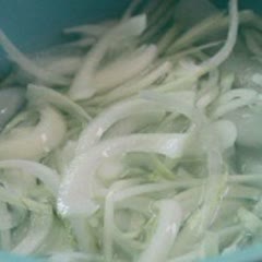 Cách làm gỏi hoa thiên lý thịt gà