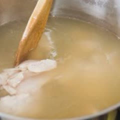 Cách làm gỏi hoa thiên lý thịt gà