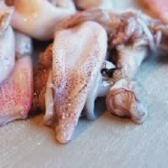 Cách Làm Gỏi Mực Ớt Chuông, Giòn Ngon Sần Sật
