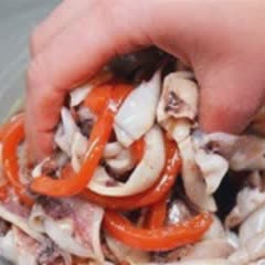 Cách Làm Gỏi Mực Ớt Chuông, Giòn Ngon Sần Sật