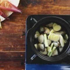 Cách làm Gỏi nghêu bắp chuối 