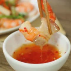 Cách làm Gỏi Tôm Thịt với củ hũ dừa đậm đà cho bữa tiệc