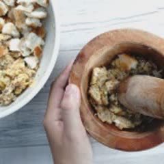 Cách làm gỏi xoài cá trê kiểu Thái