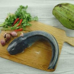 Cách làm gỏi xoài cá trê kiểu Thái