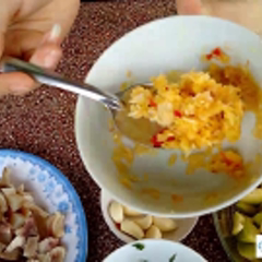 Cách làm tai bò trộn cóc chua