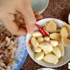 Cách làm tai bò trộn cóc chua