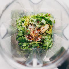 Cách làm nước sốt ngò cay