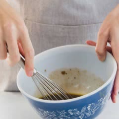 Cách làm Sốt giấm đen trộn salad