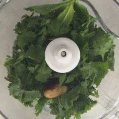 Cách làm sốt ngò mè rang