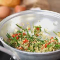 Cách làm trứng ốp la sốt tomyum
