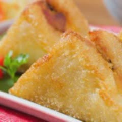 Cách Làm Món Bánh Chưng Chấm Sốt Tiêu Đen Béo Ngậy 