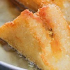 Cách Làm Món Bánh Chưng Chấm Sốt Tiêu Đen Béo Ngậy 