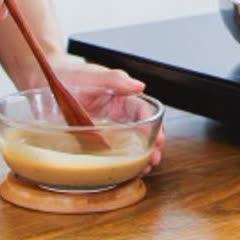 Cách Làm Món Bánh Chưng Chấm Sốt Tiêu Đen Béo Ngậy 