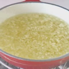 Cách Làm Bánh Tráng Chấm Sốt Trứng Cút Ăn Là Ghiền