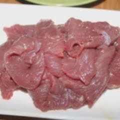 Cách Làm Thịt Bò Cuộn Nấm Kim Châm Sốt Cay Ngon