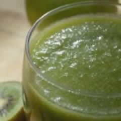 Cách làm nước ép táo kiwi