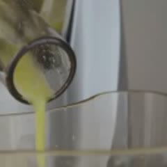 Cách làm nước ép táo kiwi