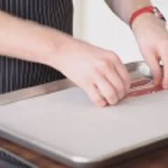 Cách làm Bánh mì kẹp thịt xông khói nướng