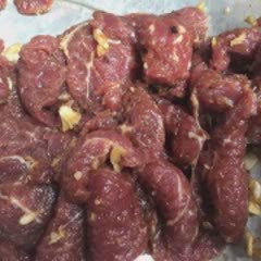 Cách làm Bò nướng mọi kiểu Củ Chi