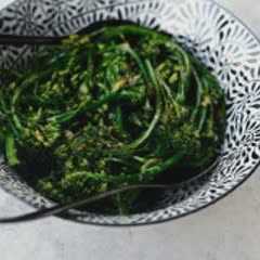 Cách làm bông cải xanh nướng gừng tỏi