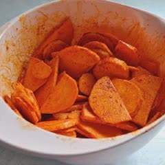 Cách làm khoai lang nướng gia vị thảo mộc