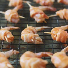 Cách làm Thịt hun khói cuộn tôm