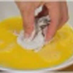 Cách làm tôm lăn dừa nướng giòn