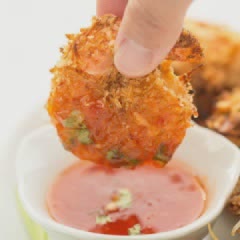 Cách làm tôm lăn dừa nướng giòn