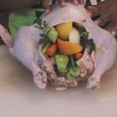 Cách làm Gà nhồi rau củ nướng bơ 