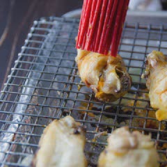 Cách làm Gà Nướng Chanh Tương Ớt chua cay thấm vị
