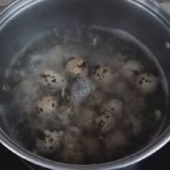 Cách làm Thịt Xông Khói Cuộn Trứng Cút đơn giản cho bữa cơm