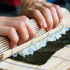 Cách làm kimbap cuộn cá hồi