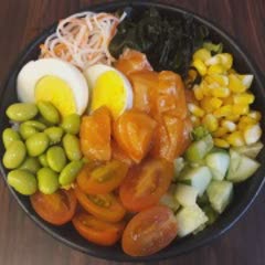 Cách làm Poké Salad Cơm Nhật Cá Hồi Sống đơn giản thanh mát