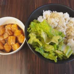 Cách làm Poké Salad Cơm Nhật Cá Hồi Sống đơn giản thanh mát
