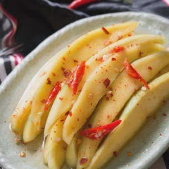 Cách làm Xoài Ngâm Mắm Ớt giòn sựt chua mặn hấp dẫn
