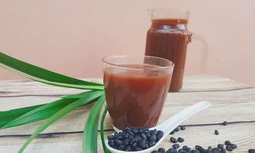 Cách làm nước đậu đen rang lá dứa