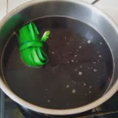 Cách làm nước đậu đen rang lá dứa