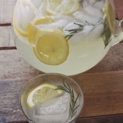 Cách làm Nước chanh hương thảo