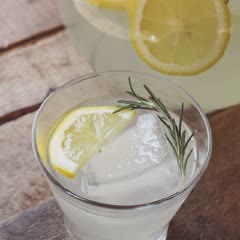 Cách làm Nước chanh hương thảo