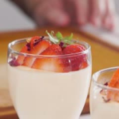 Cách Làm Panna Cotta Hoa Hồng Mềm Mịn Thơm Ngon